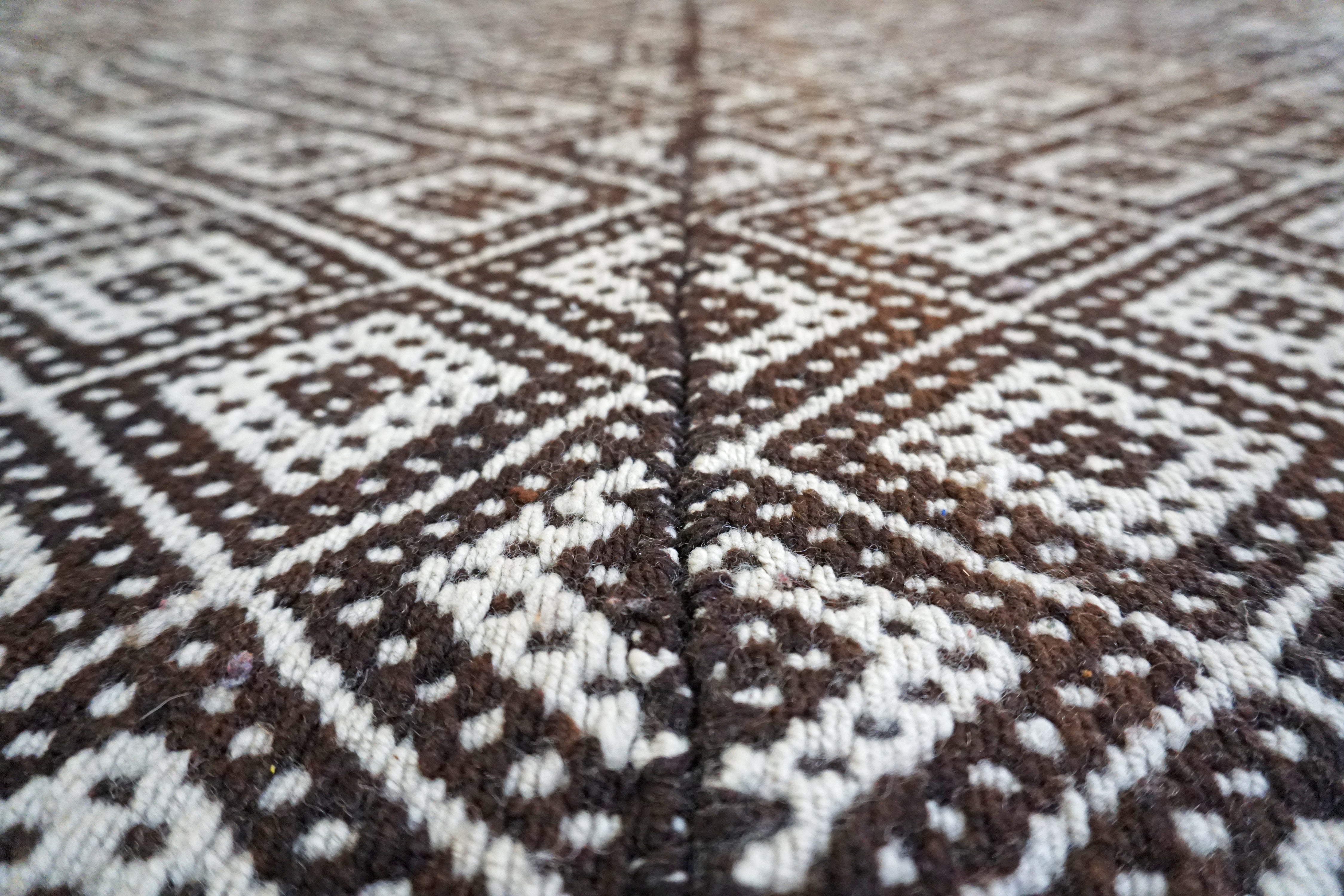 Peruvian Hand-Made Ethnic Rug - Striped | Black & White